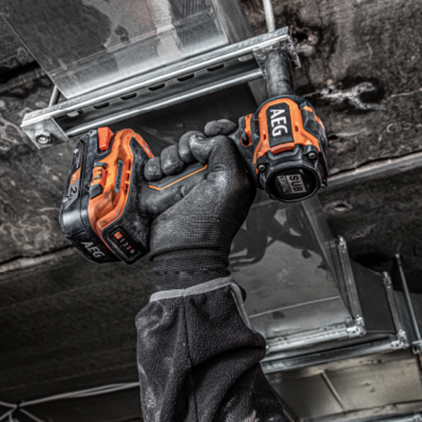 AEG 18V Brushless Sub Compact 4-Mode Impact Driver (A18SIDBL0) in action 