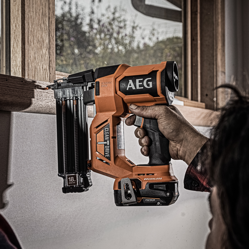 AEG 18V Brushless 18Ga C1 Brad Nailer (A18FCN18GA0) in action 