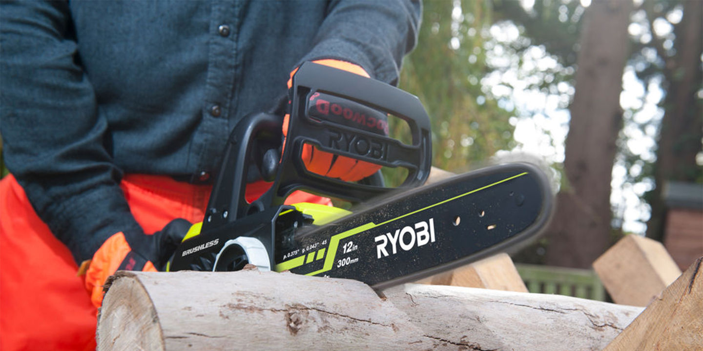 Mini chainsaw ryobi hot sale